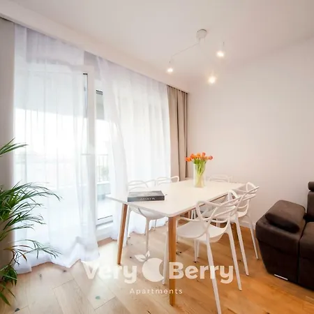 Very Berry - Gasiorowskich 4 - Apartament Business Z Balkonem, Check In 24h