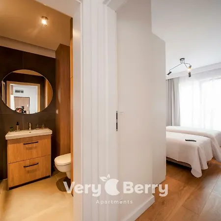 Very Berry - Gasiorowskich 4 - Apartament Business Z Balkonem, Check In 24h Apartment Poznan