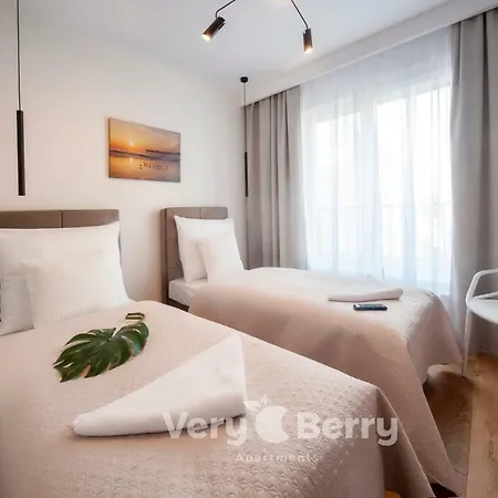 Very Berry - Gasiorowskich 4 - Apartament Business Z Balkonem, Check In 24h Apartment Poznan